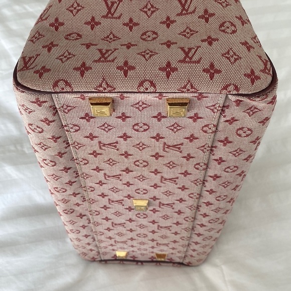 Louis Vuitton Burgundy Red Mini Lin Josephine GM with Gold Crossbody Chain - Picture 11 of 17
